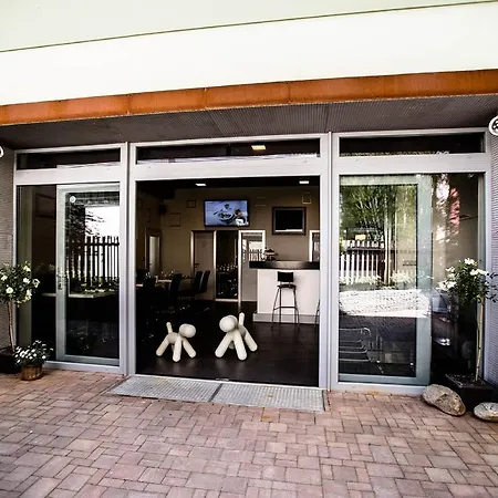 优卡拉酒店 3*